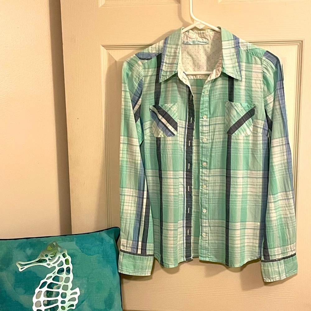 Maurice’s Size S Long Sleeve Button Down